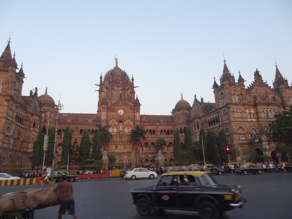 Mumbai Journal: Siddhi Vinayak Temple, Mumbai Locals, and The Story Of How Crawford Market Turned Me Into A Vegetarian (For a few hours!)