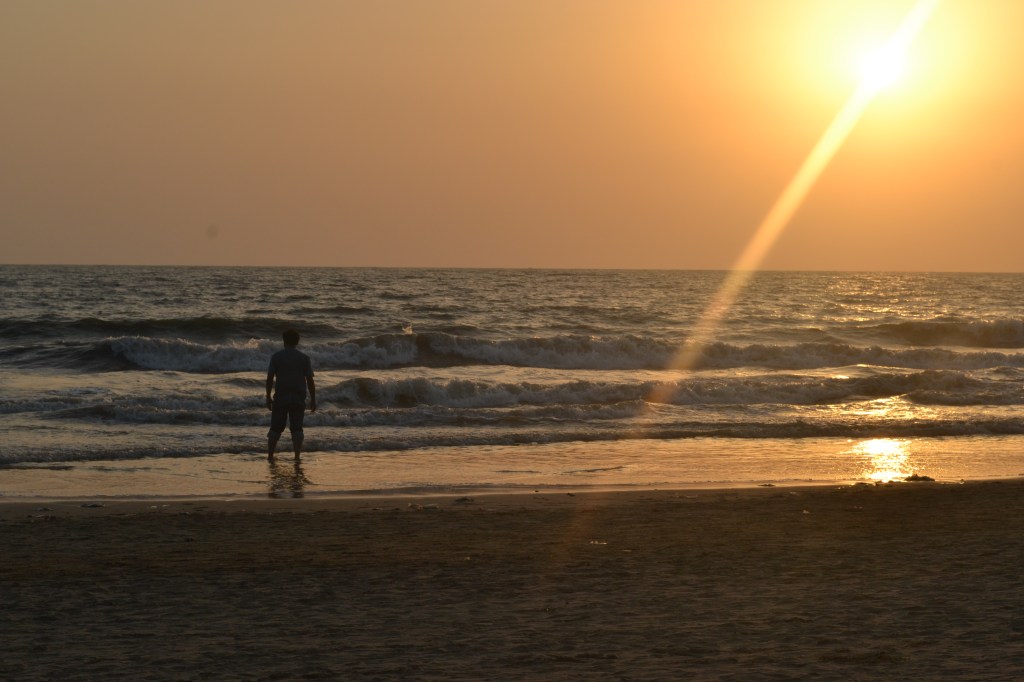 Mumbai Journal: The Sun, The Sea And The Sand